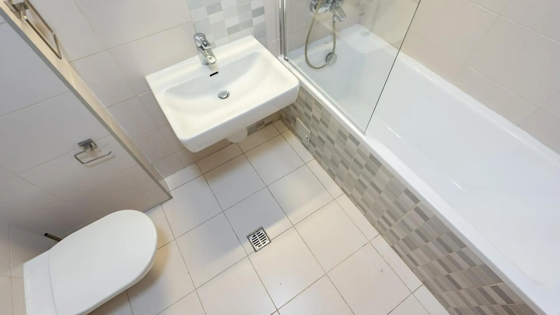 Lazynest - Modern Apartment With Parking & Balcony Bucharest 0*,