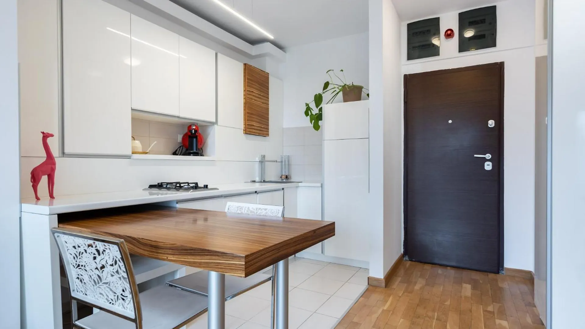 Lazynest - Modern Apartment With Parking & Balcony Bucharest