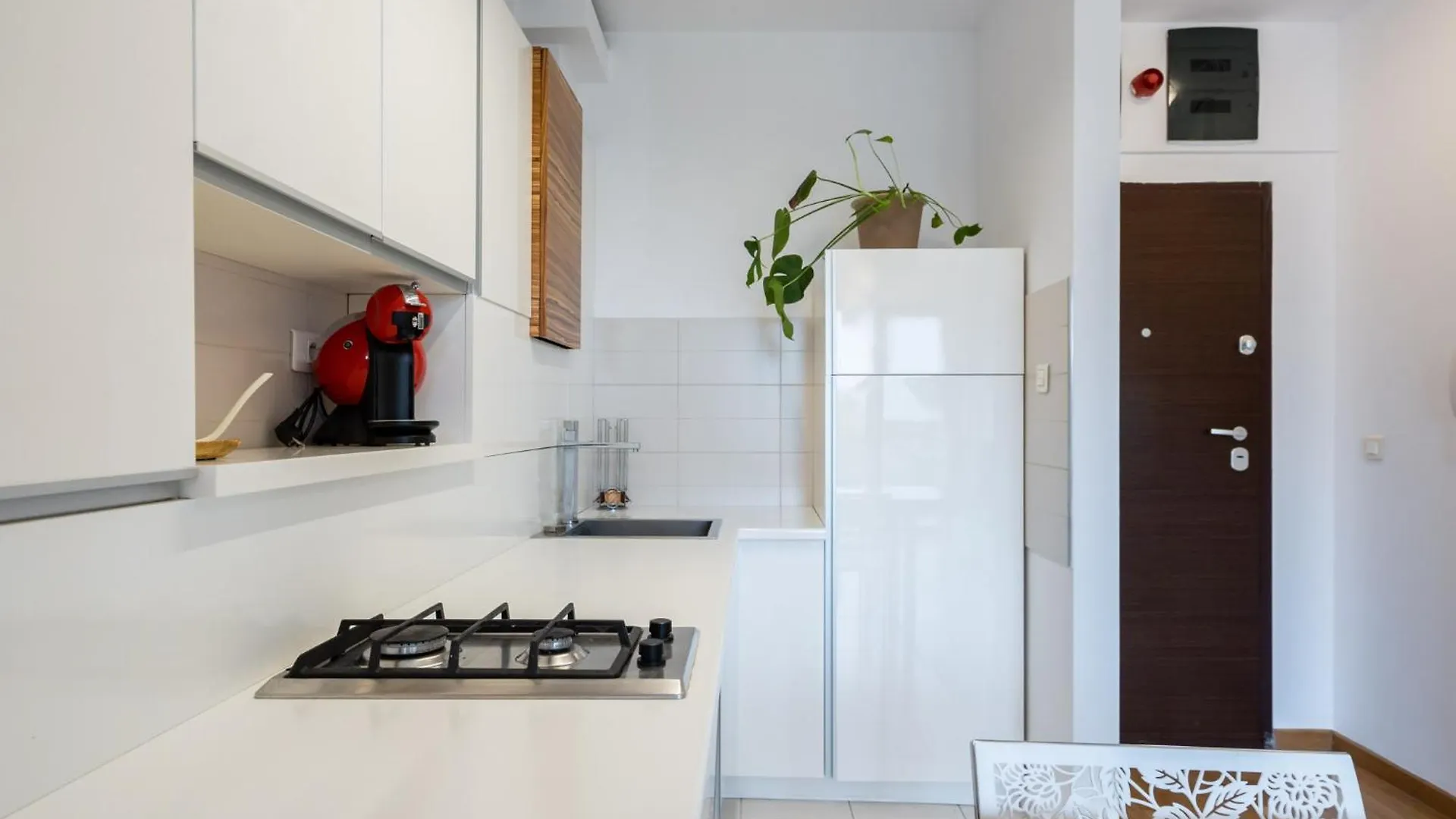 Lazynest - Modern Apartment With Parking & Balcony Bucharest